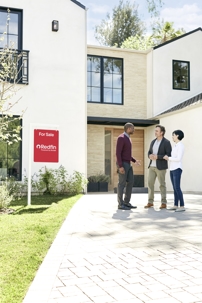 Pestcom featured as a local expert on Redfin discussing early signs of pest infestations.